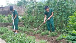 Tăng gia ở núi Khau Kiêng